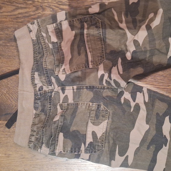 Camouflage Girls Pants - Picture 4 of 4